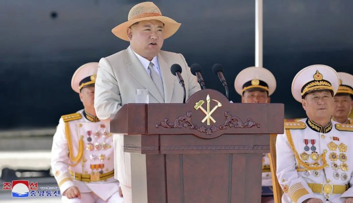 Korea Utara Gagal Luncurkan Kapal Perang, Kim Jong-un Sebut Sebagai 'Tindakan Kriminal'