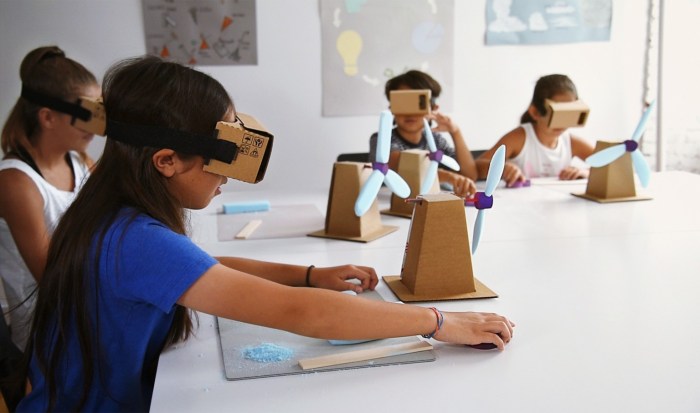Teknologi Augmented Reality dalam Kelas Masa Depan