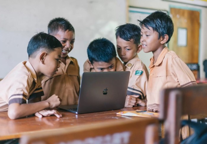 Fungsi Digitalisasi Pendidikan di Masa Pandemi Edukasi Terbaru Berbasis Digital yang Disukai Generasi Muda