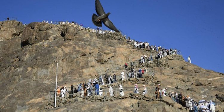 DPR Minta Tindakan Hukum untuk 3 WNI Terlibat Haji Ilegal di Makkah