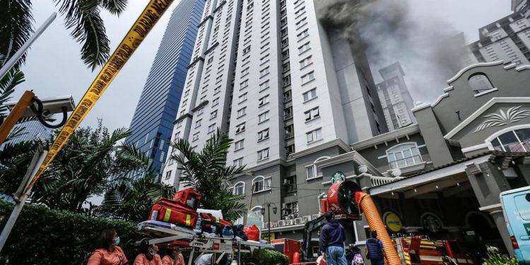 20 Penghuni Dirujuk ke Rumah Sakit Akibat Kebakaran Apartemen Mediterania