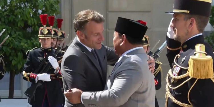 Prabowo dan Macron Bertemu di Paris Bahas Energi dan Pendidikan
