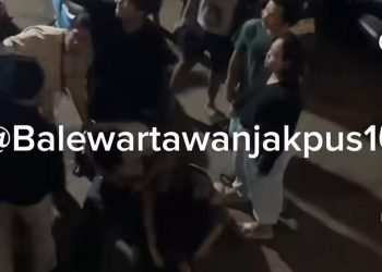 Pemuda Dipukuli hingga Jatuh ke Lantai Dasar Pasar Grogol