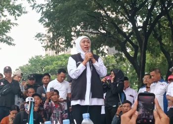 May Day Surabaya, Massa Buat 14 Kesepakatan Bersama Gubernur Jatim