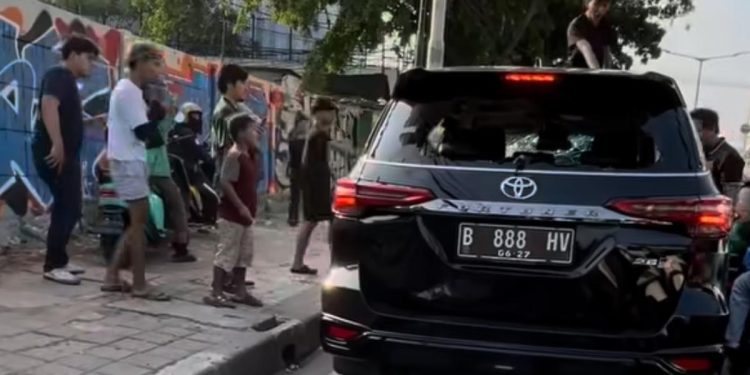 Fortuner Viral Dihujani Massa di Tanah Abang, Simak Dugaan Penyebabnya