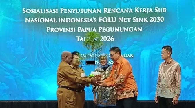Kemenhut Ajak Papua Pegunungan Melestarikan Hutan dengan Penanaman Pohon