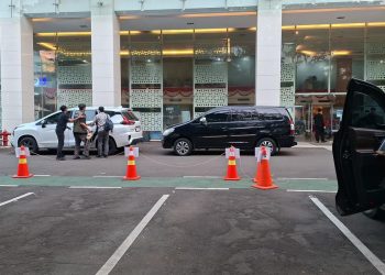 Kejagung Tinggalkan Kantor BGN Membawa Satu Kontainer Dokumen