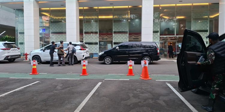 Kejagung Tinggalkan Kantor BGN Membawa Satu Kontainer Dokumen