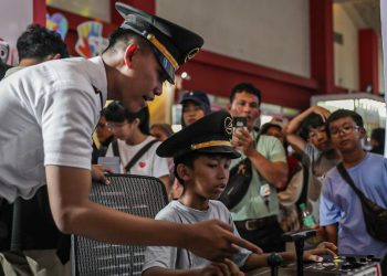 Keseruan Pengunjung Mengalami Menjadi Masinis LRT di PRJ 2026