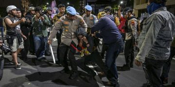 Polisi Bebaskan 14 Peserta Aksi di Surabaya, 4 Ditetapkan sebagai Tersangka