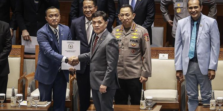 Poin-Poin Penting Perubahan Undang-Undang Polri yang Baru Disahkan oleh DPR