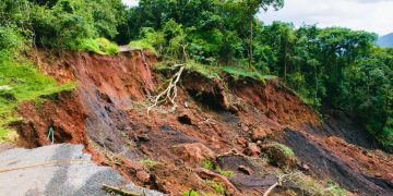 Jalan Provinsi Kabupaten Agam Amblas, Akses ke Bukittinggi Terputus