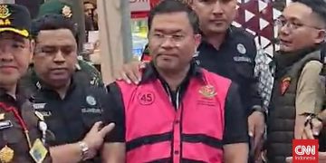 Dua Eks Wakil Kepala BGN Menggunakan Rompi Tahanan Kejaksaan Agung