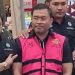 Dua Eks Wakil Kepala BGN Menggunakan Rompi Tahanan Kejaksaan Agung