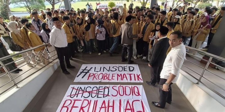 Rektor Tanggapi Protes Mahasiswa Unsoed Terkait Delegasi ke Kunker Griban