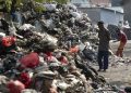 Tumpukan Sampah di Gang Swadaya Jakarta