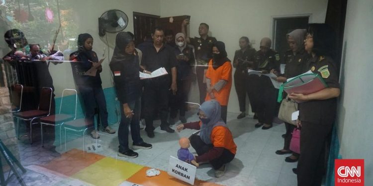 Rekonstruksi Ungkap Komando Ketua Yayasan Daycare Ikat Anak