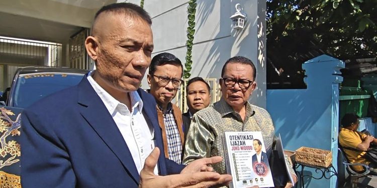 Rismon Gelar Bedah Buku Otentikasi Ijazah Joko Widodo di UGM