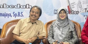Pasal-Pasal yang Menjerat Roy Suryo dan Dokter Tifa Dalam Kasus Ijazah Jokowi