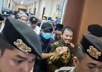 Kejari Terima 714 Barang Bukti Kasus Ijazah Jokowi oleh Roy Suryo dan Tifa
