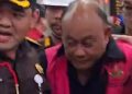 Dadan Tersangka Korupsi Pakai Rompi Tahanan dan Diborgol