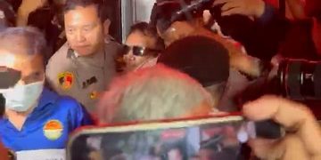 Roy Suryo dan dr Tifa Dibawa ke Rumah Sakit Polri