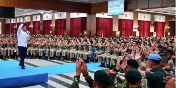 Kepemimpinan Berintegritas Ditekankan Seskab Teddy kepada Taruna Akmil