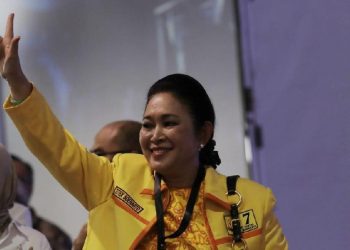 Titiek Soeharto Raih Juara 3 di Kejuaraan Menembak Kapolri Cup
