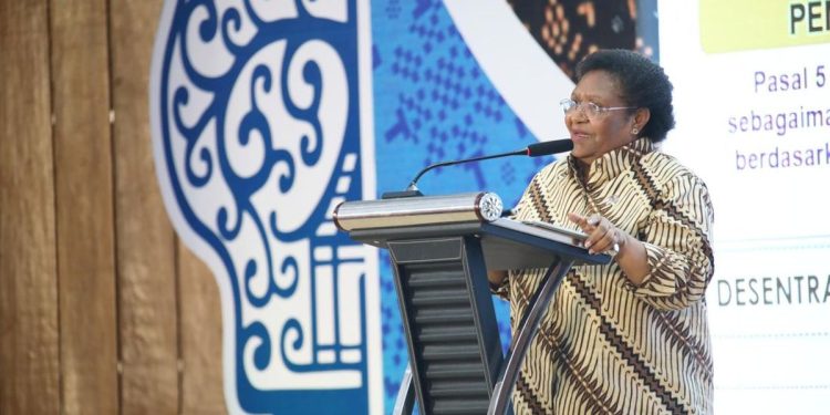 Wamendagri Ribka Haluk Minta Pemda Utamakan Pendidikan