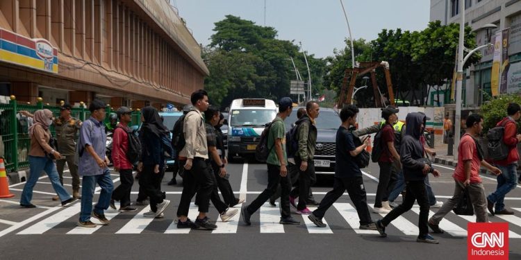Dishub DKI Tambah CCTV dan Pengeras Suara di Rambu Penyeberangan Pejalan Kaki