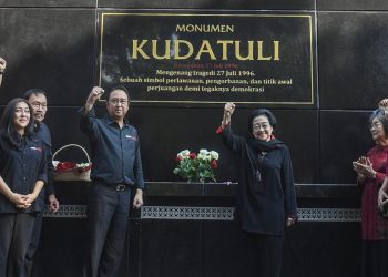 Sorotan Profesionalitas Tentara di 30 Tahun Kudatuli oleh Andi Widjajanto