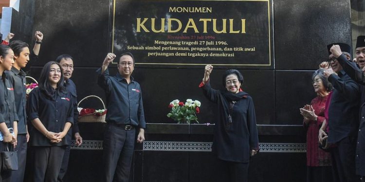 Sorotan Profesionalitas Tentara di 30 Tahun Kudatuli oleh Andi Widjajanto