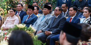 Nikahan Anak Boy Thohir dihadiri Prabowo dan Jokowi Duduk Bersebelahan