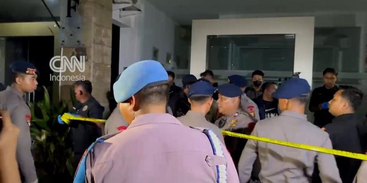 Penggeledahan Ruko di Cipete oleh Tim Tipikor