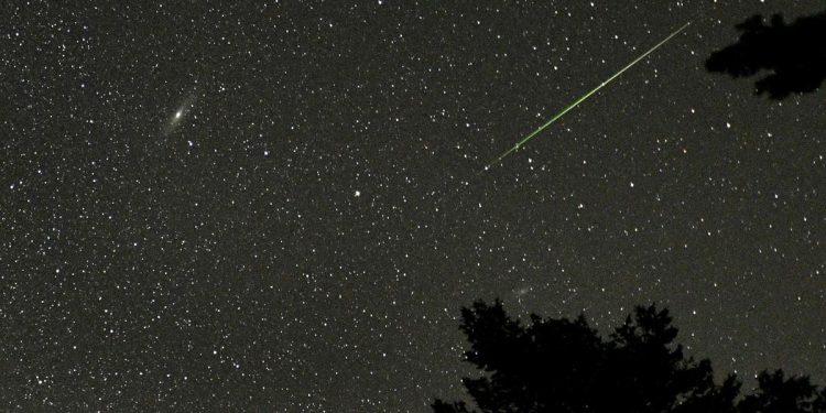 Hujan Meteor Perseid Hiasi Langit Indonesia Malam Ini Jangan Lewatkan