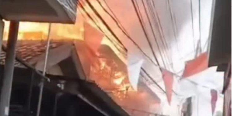 Kebakaran Hancurkan Permukiman di Gambir, 880 Warga Terdampak