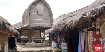 Kebakaran pada Rumah Adat Sade di Lombok Tengah