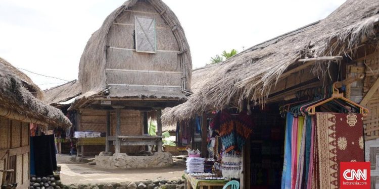 Kebakaran pada Rumah Adat Sade di Lombok Tengah