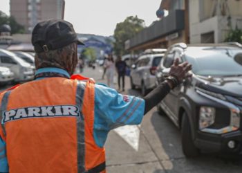 Aktivitas Parkir di Tengah Permasalahan Tarif Baru