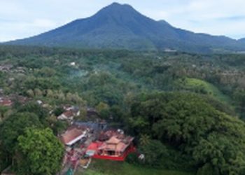 Pengusaha Sukses Menjadi Konglomerat Melalui Perjalanan ke Gunung Kawi
