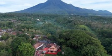 Pengusaha Sukses Menjadi Konglomerat Melalui Perjalanan ke Gunung Kawi