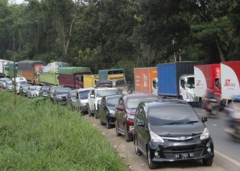 Macet Panjang Dua Pekan di Jalintim Sumatra Palembang dan Jambi