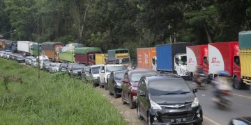 Macet Panjang Dua Pekan di Jalintim Sumatra Palembang dan Jambi