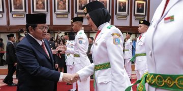Gubernur Pramono Resmi Kukuhkan 44 Paskibraka DKI Tahun 2026