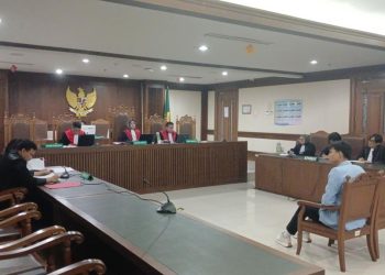 Dituntut 6 Bulan Penjara terkait Kasus Timpa Teks Demo Agustus