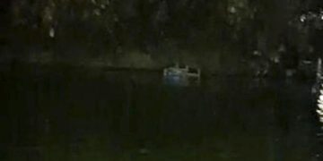 WN Aljazair Berendam di Danau Sunter Tak Mau Dievakuasi