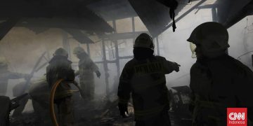 Kebakaran di Kampung Muka Pademangan Hancurkan 20 Rumah dan Warga Mengungsi