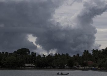 Dentuman Jabar Diduga Terkait dengan Aktivitas Anak Krakatau