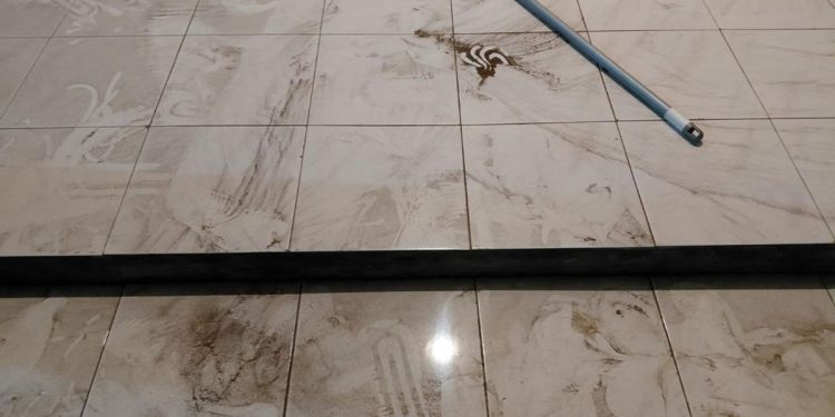 Abu Vulkanik Anak Krakatau Meluncur ke Barat, Hujan Abu di Bandar Lampung