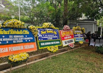 Karangan Bunga Rumah Duka Guruh Soekarnoputra